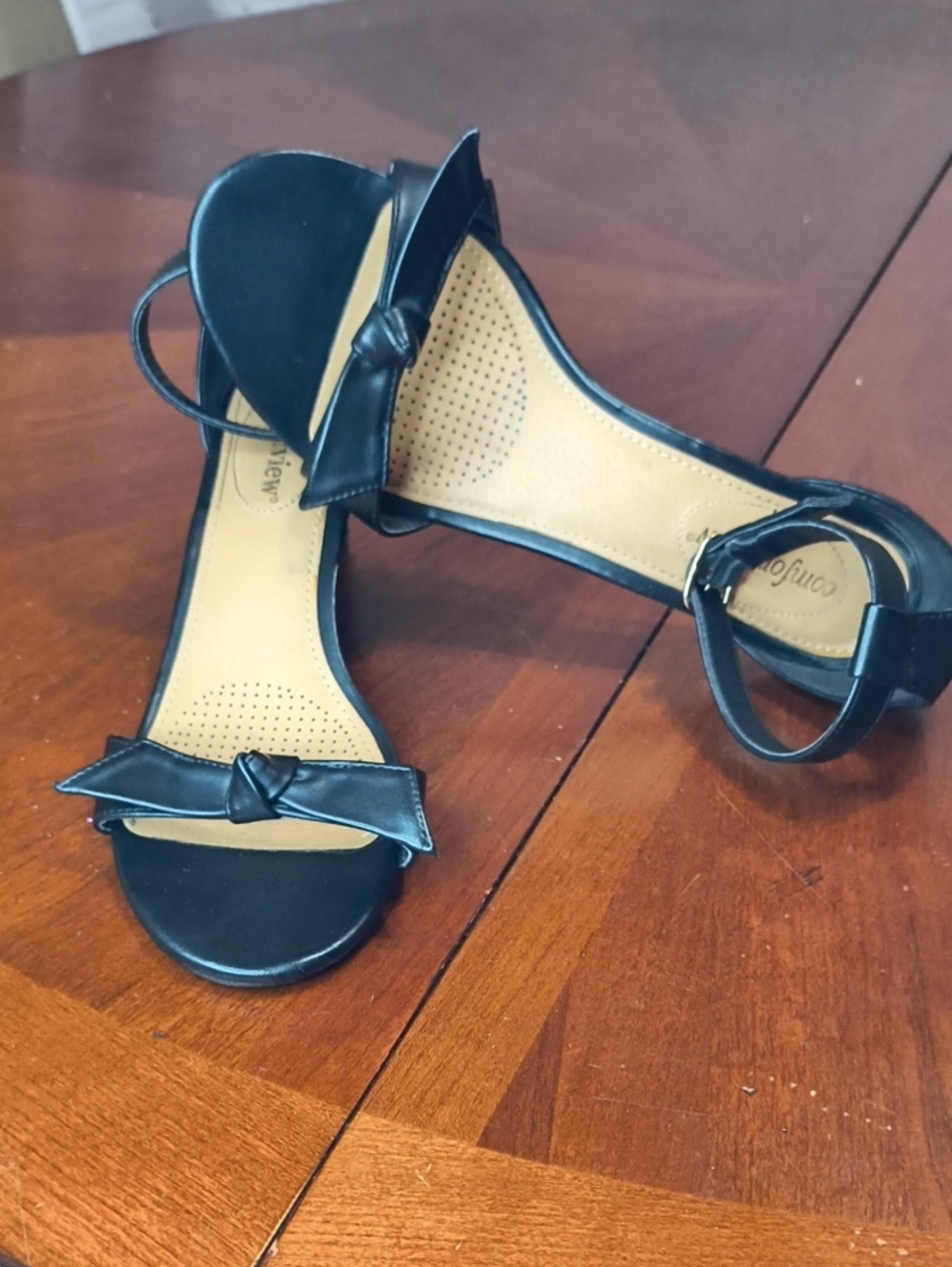 comfortview Black Ankle-Strap Sandals with Bow Accent Size 8.5 AI